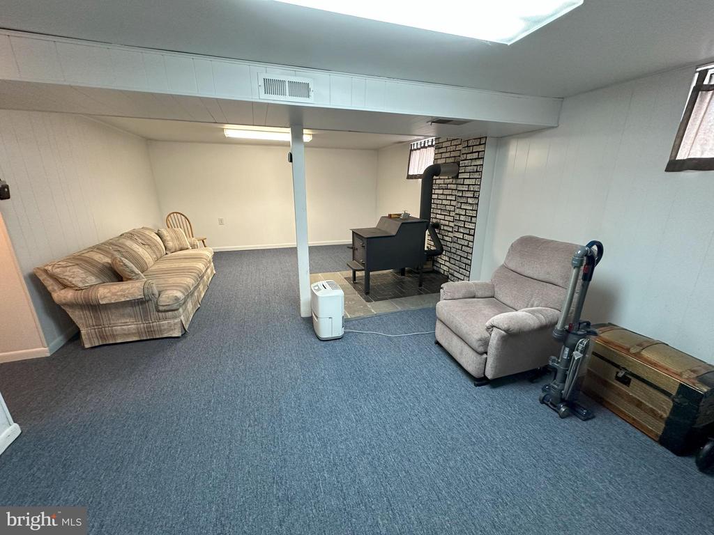 809 VALLEY VIEW DRIVE