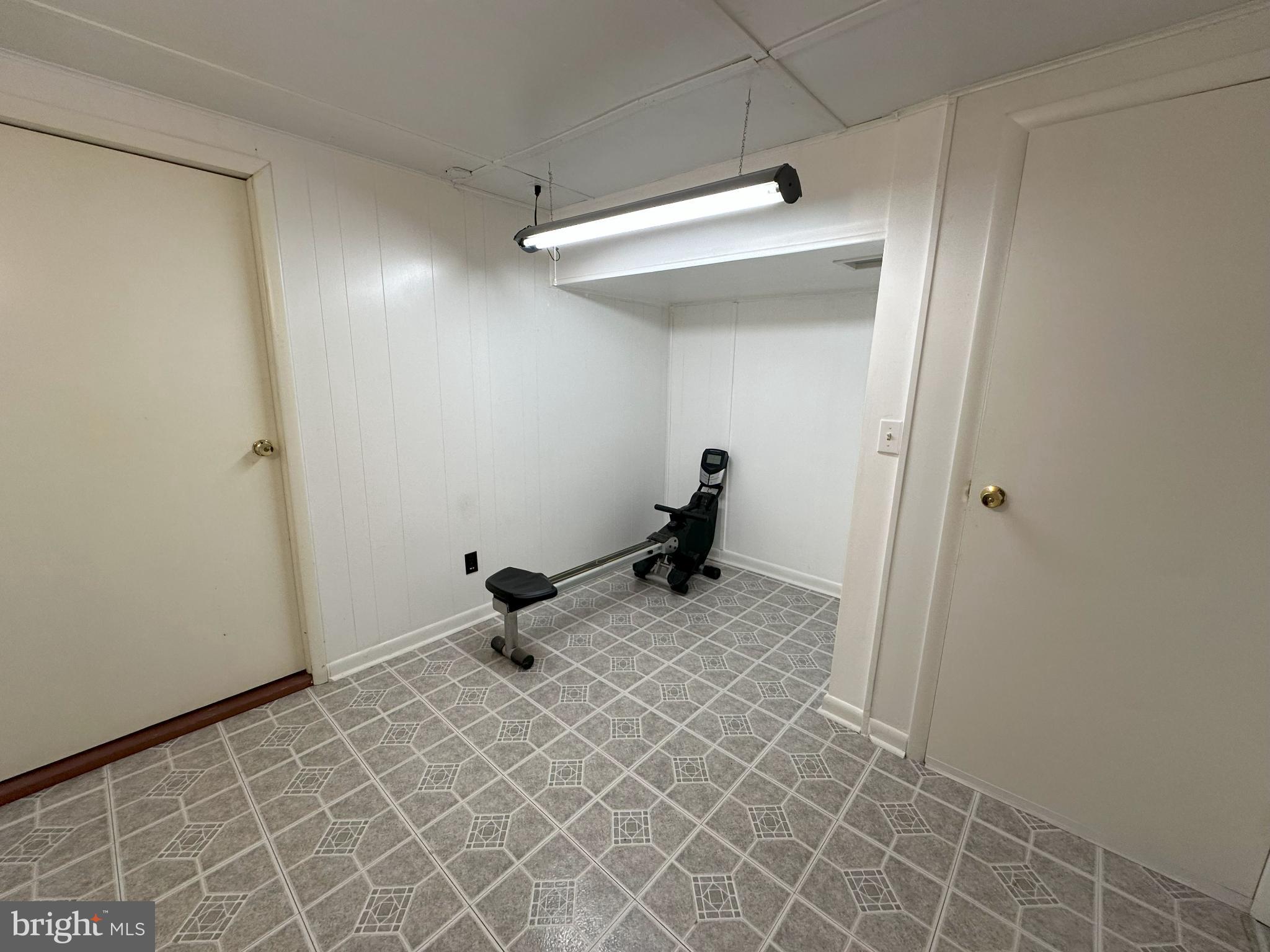 809 VALLEY VIEW DRIVE