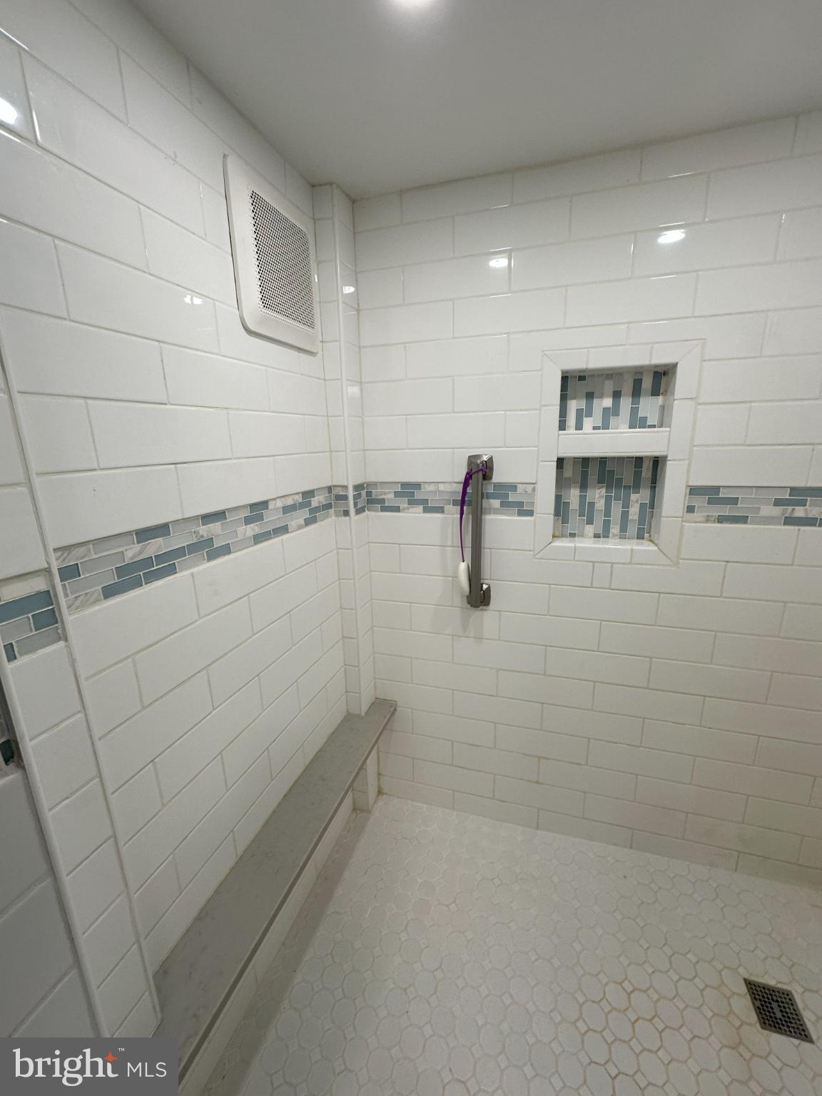 809 VALLEY VIEW DRIVE