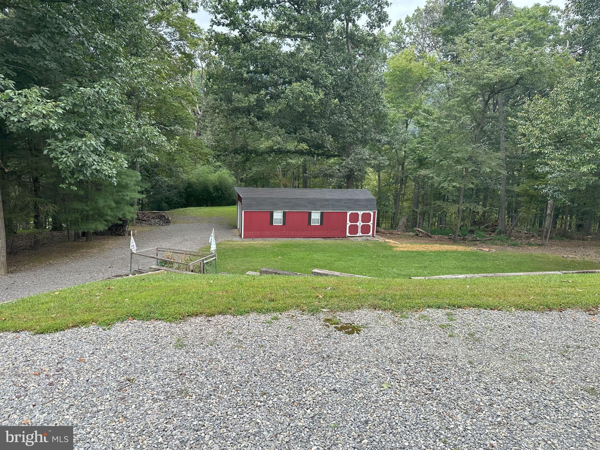 809 VALLEY VIEW DRIVE