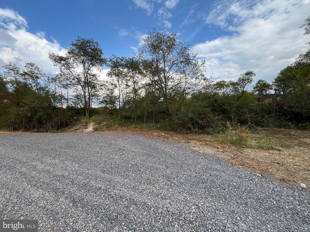 Lot 5 MAZER WAY