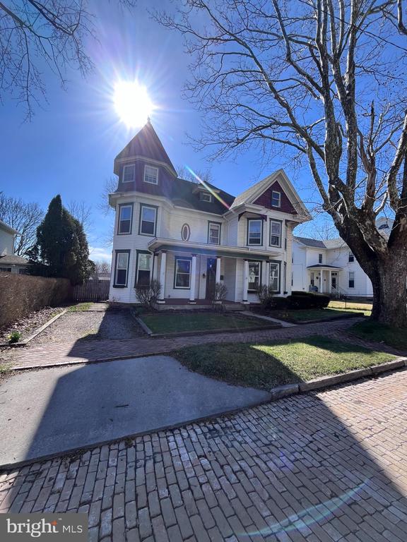 30 FROST AVENUE