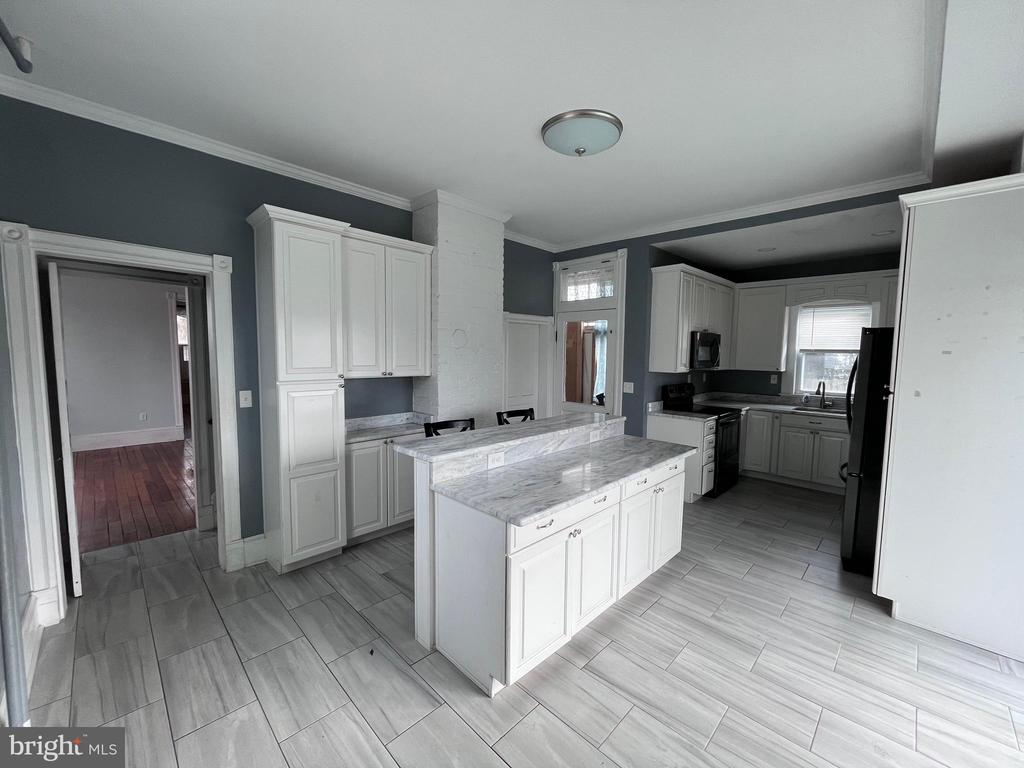 30 FROST AVENUE