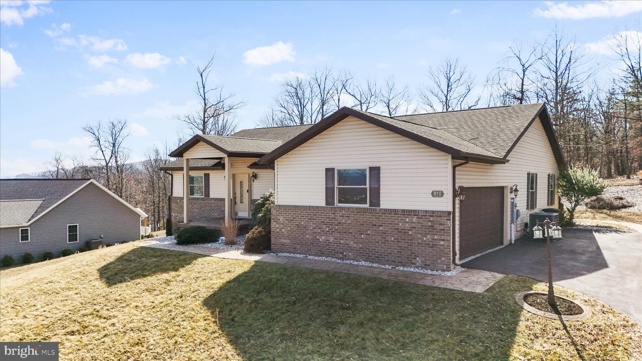 810 ARROWHEAD TRAIL