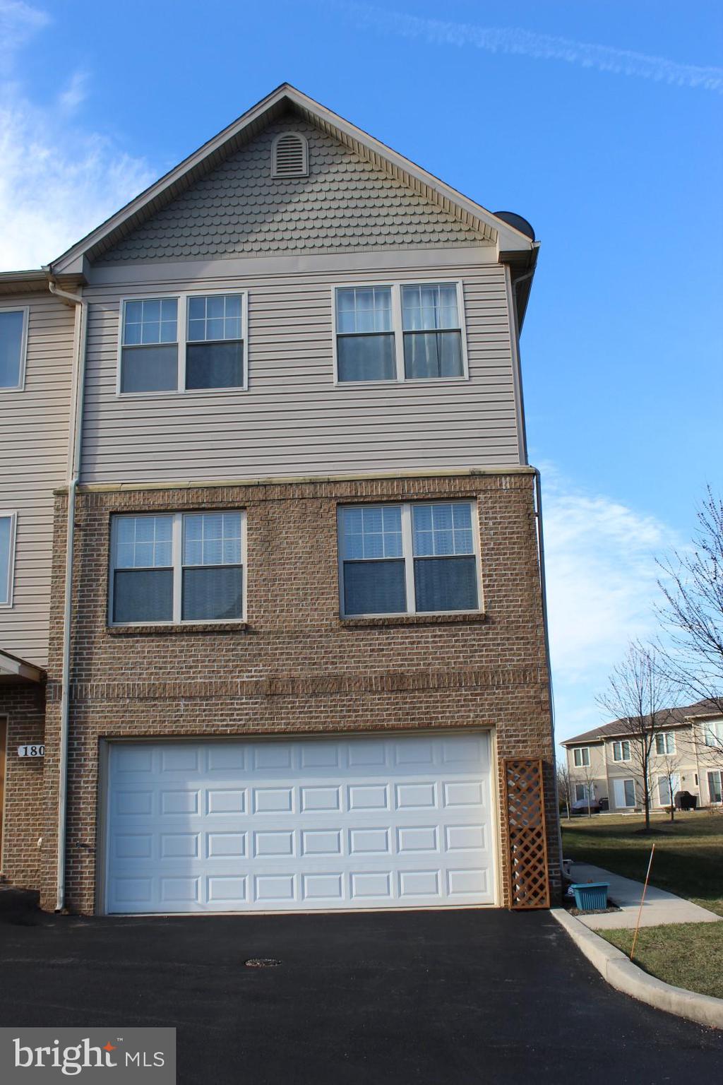 182 SUNRISE CIRCLE