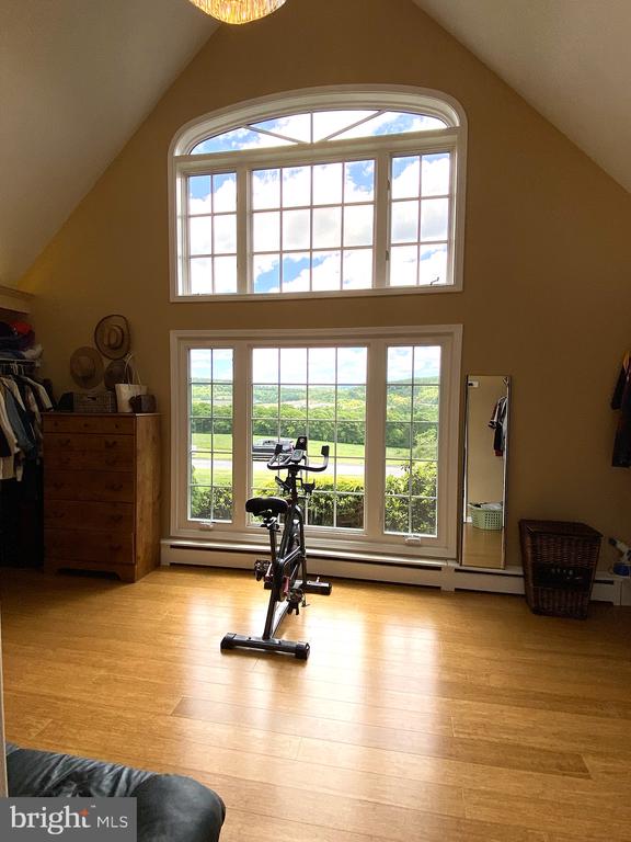 206 PINECREST DRIVE