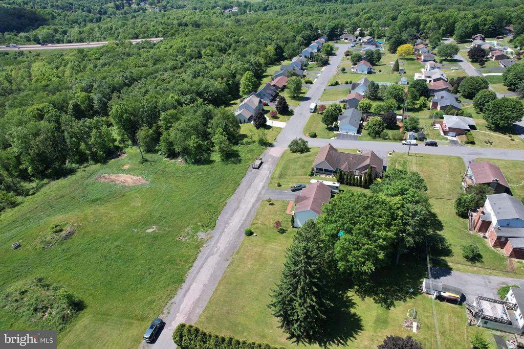 206 PINECREST DRIVE