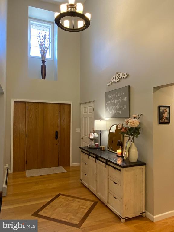 206 PINECREST DRIVE