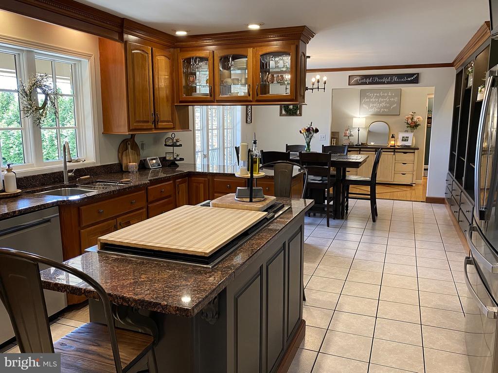 206 PINECREST DRIVE