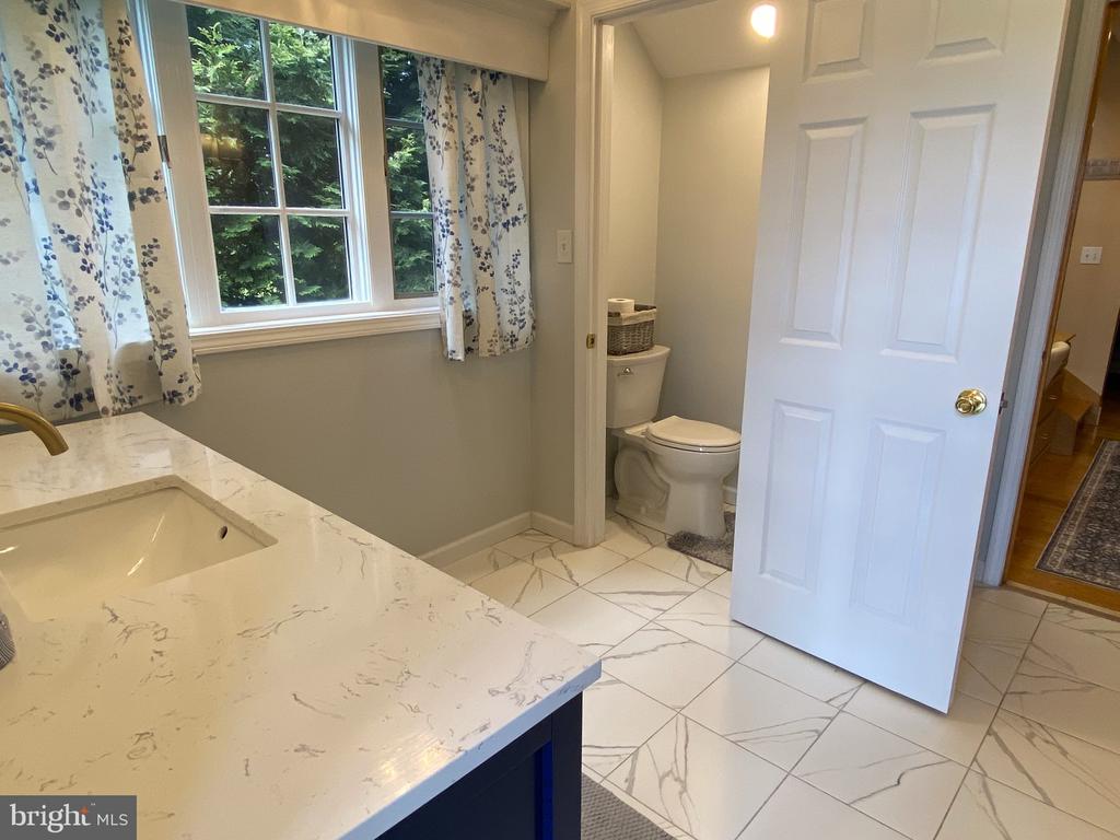 206 PINECREST DRIVE