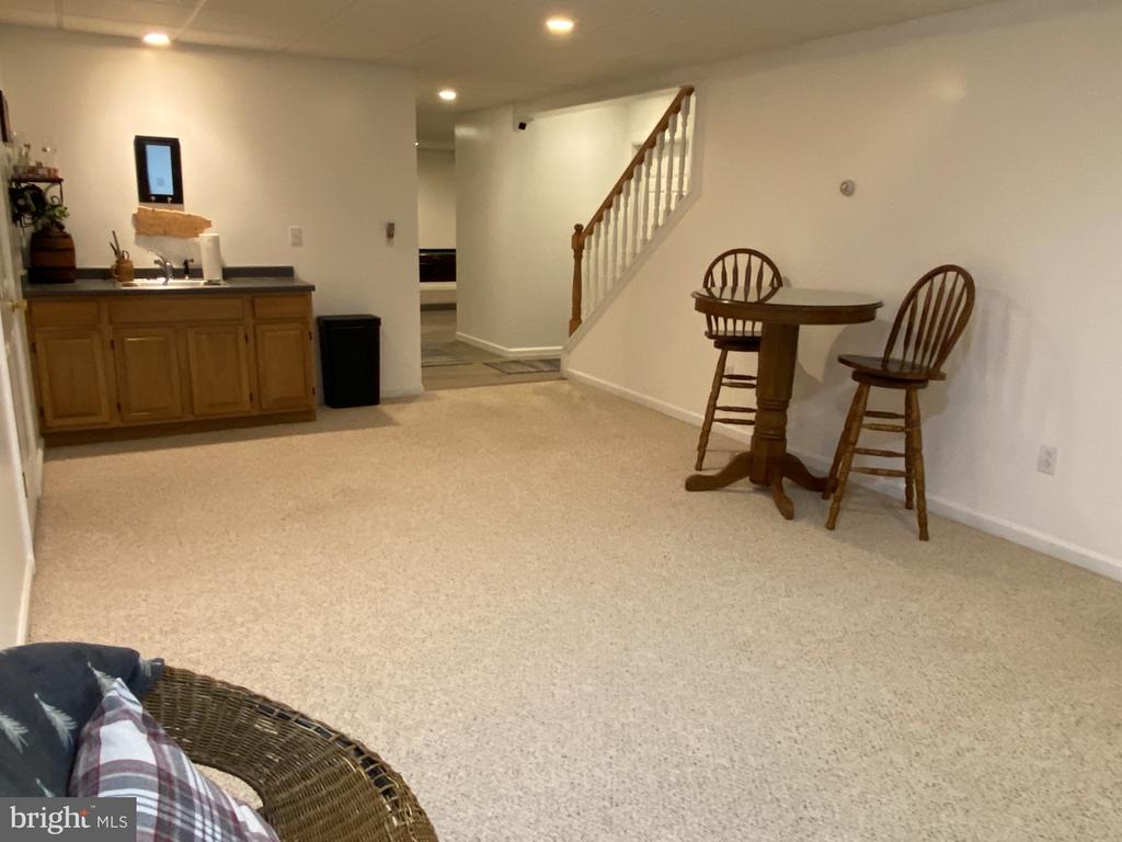 206 PINECREST DRIVE