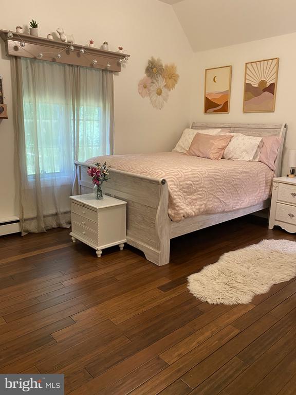 206 PINECREST DRIVE