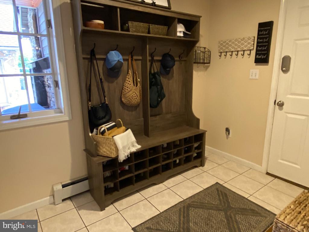 206 PINECREST DRIVE