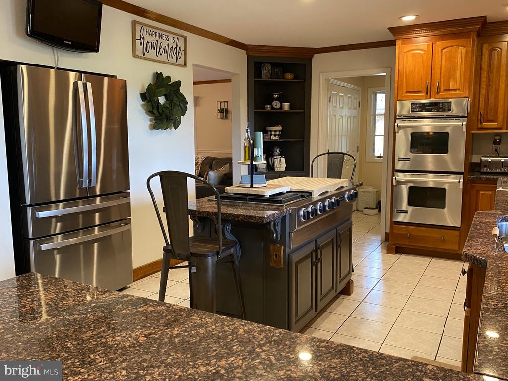 206 PINECREST DRIVE