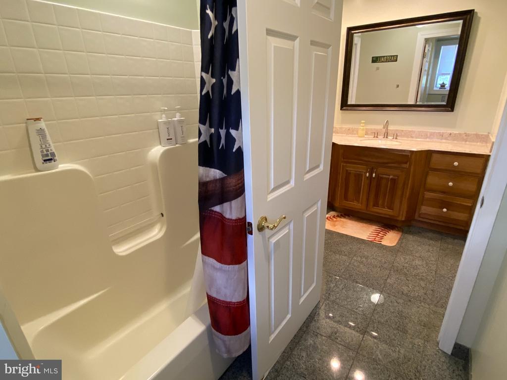206 PINECREST DRIVE