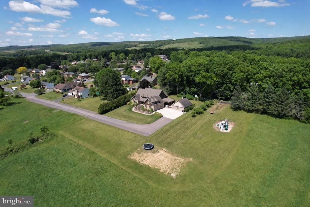 206 PINECREST DRIVE