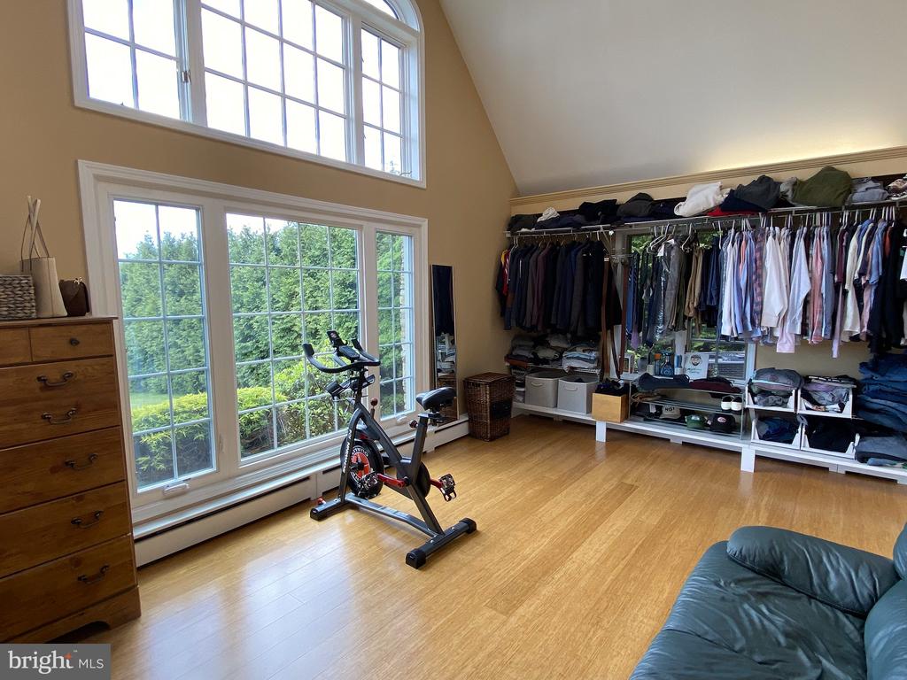 206 PINECREST DRIVE