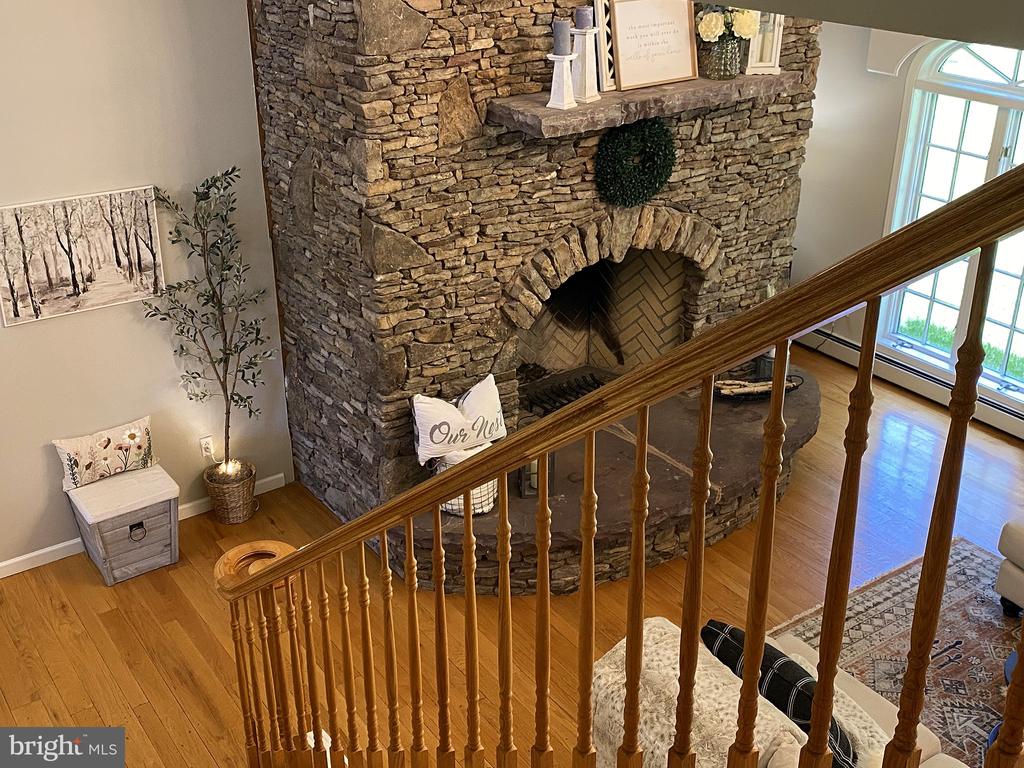 206 PINECREST DRIVE