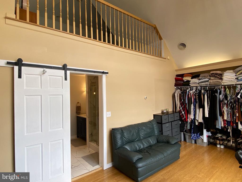 206 PINECREST DRIVE