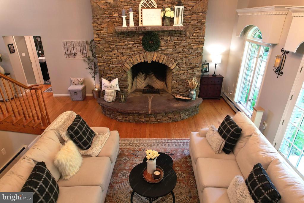 206 PINECREST DRIVE