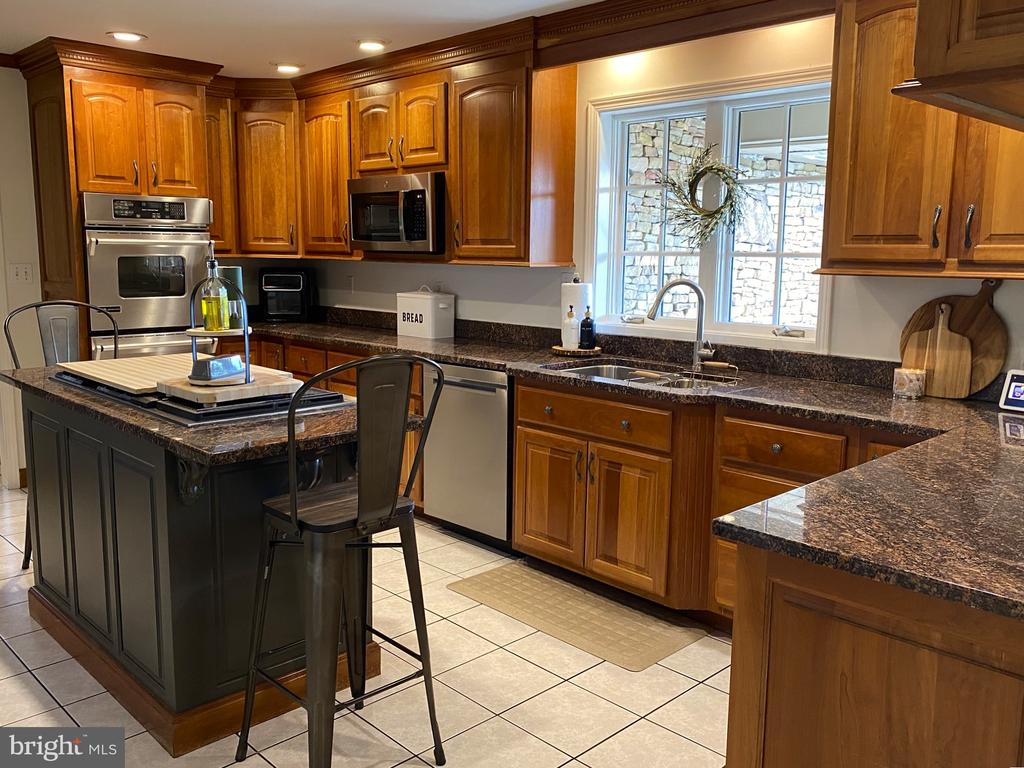 206 PINECREST DRIVE