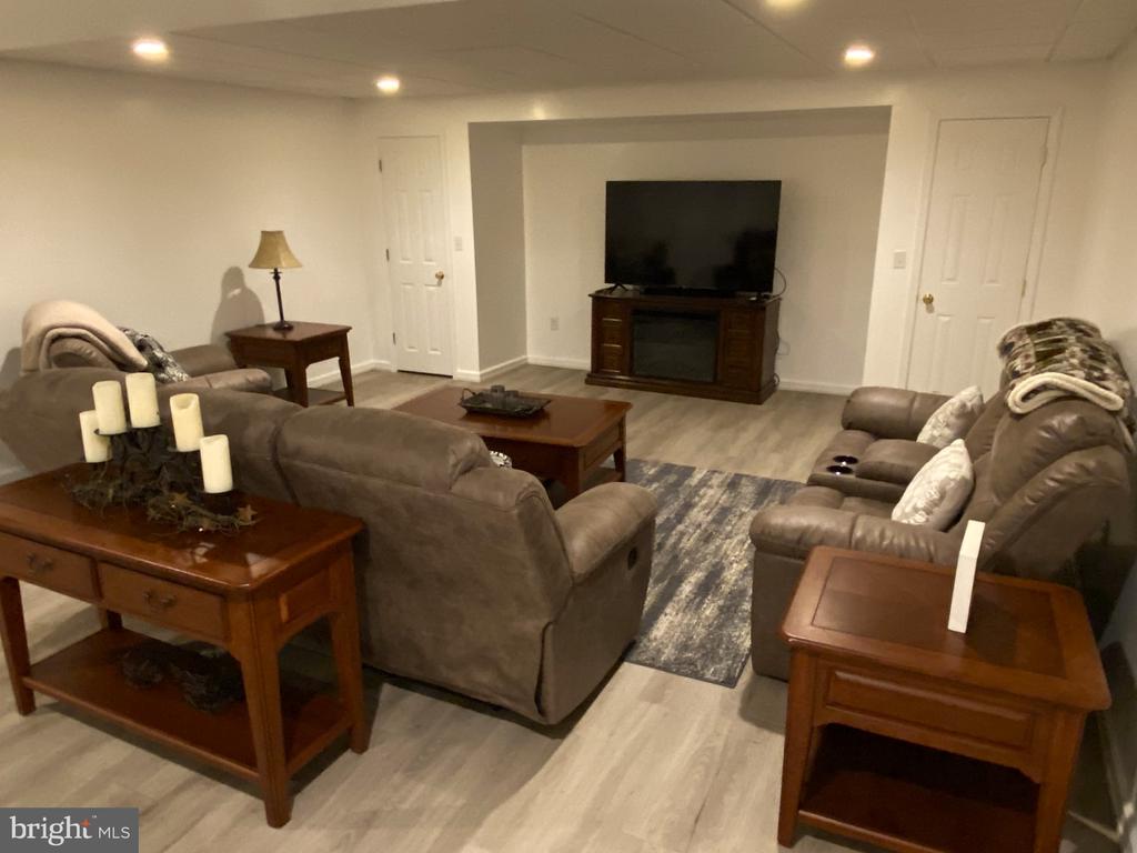 206 PINECREST DRIVE