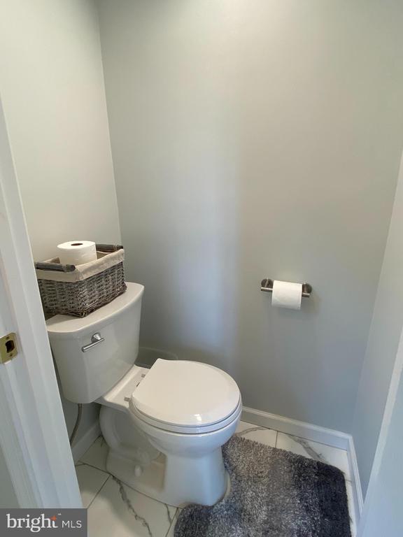 206 PINECREST DRIVE