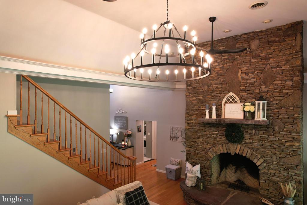 206 PINECREST DRIVE