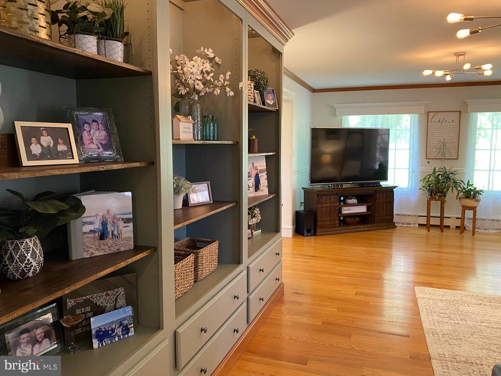 206 PINECREST DRIVE
