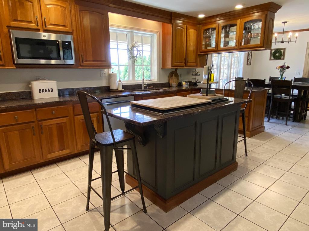 206 PINECREST DRIVE