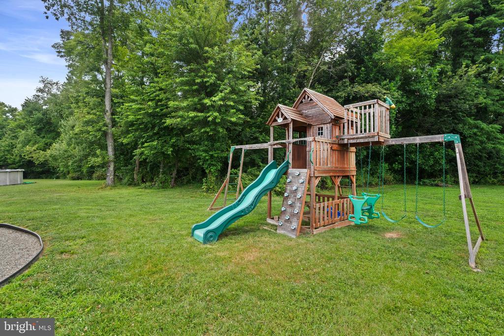 516 HIGHLAND DRIVE
