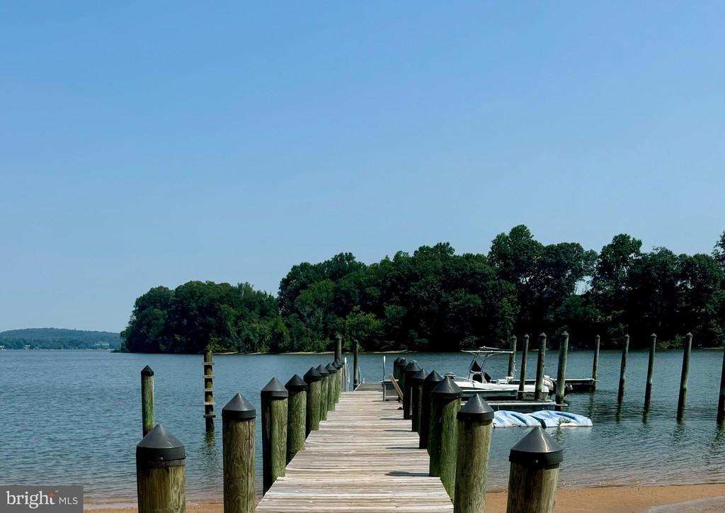 155 W TEAL POINT ROAD