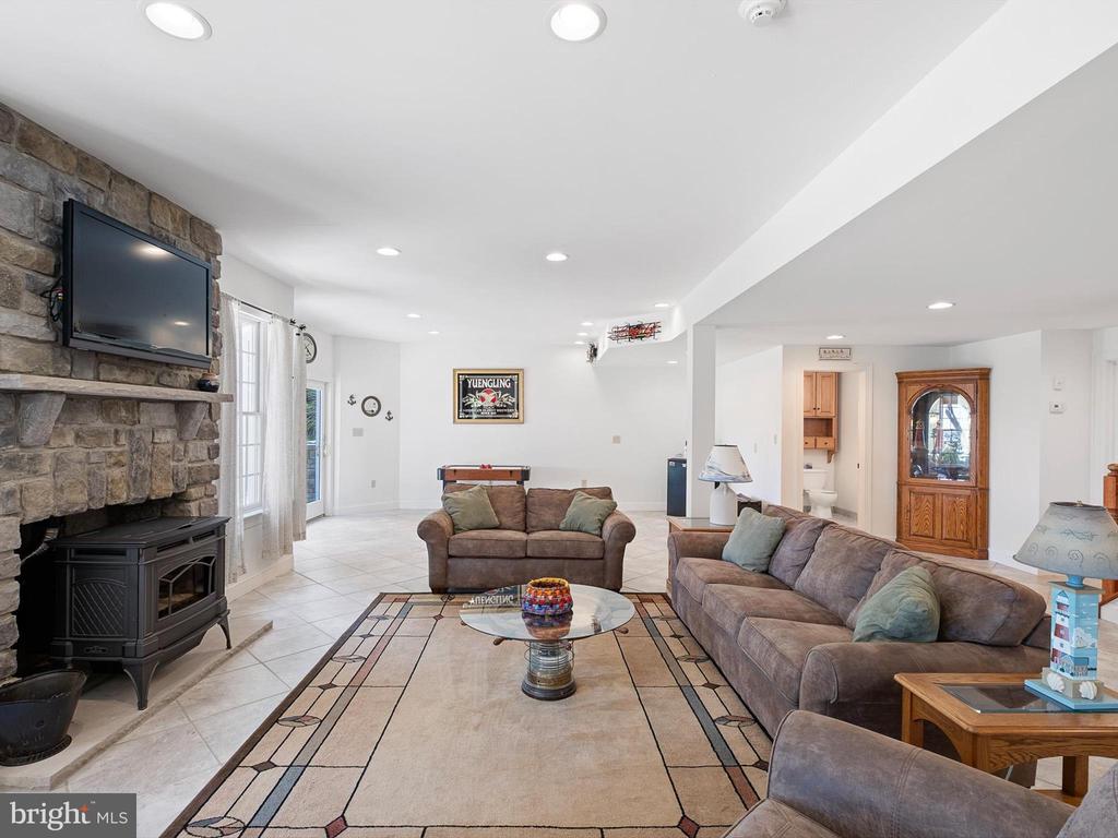 155 W TEAL POINT ROAD