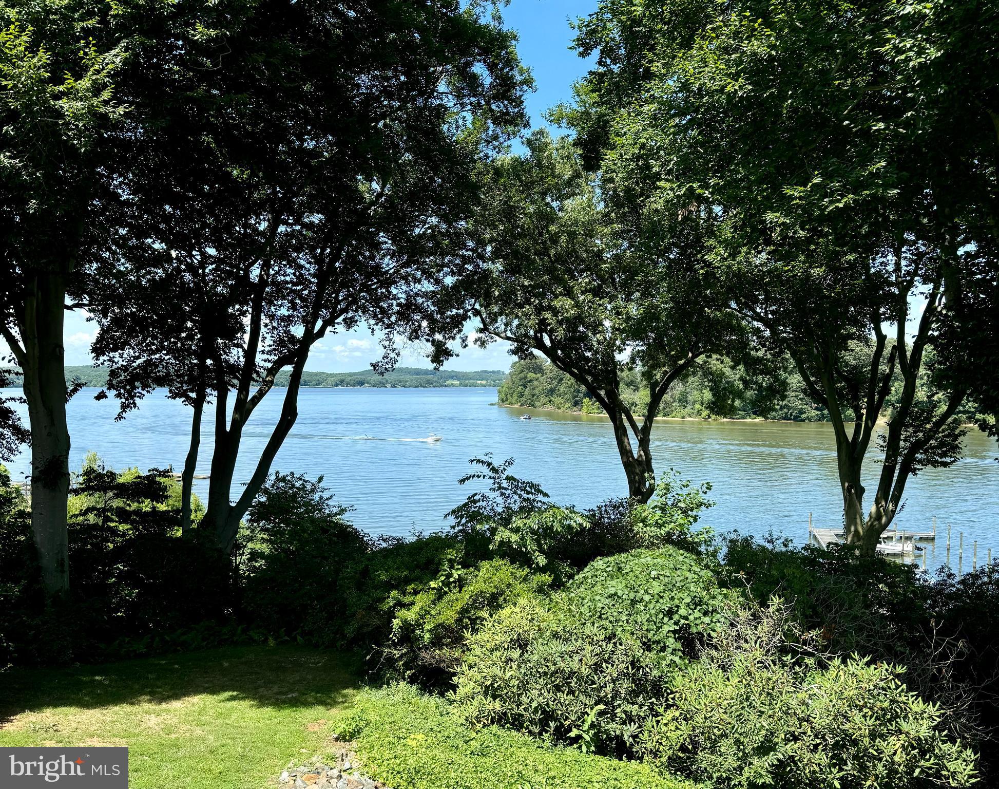 155 W TEAL POINT ROAD