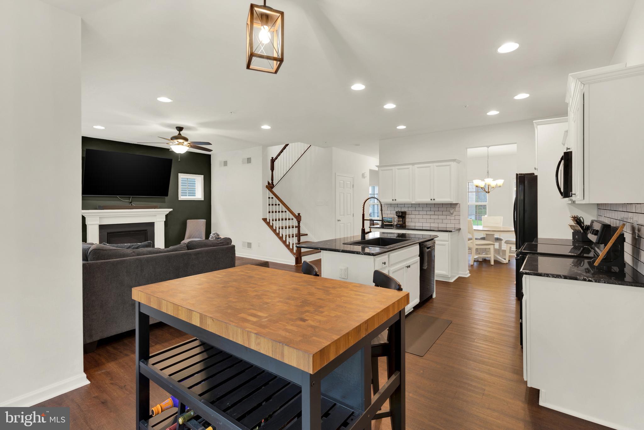 155 STEAMBOAT COURT
