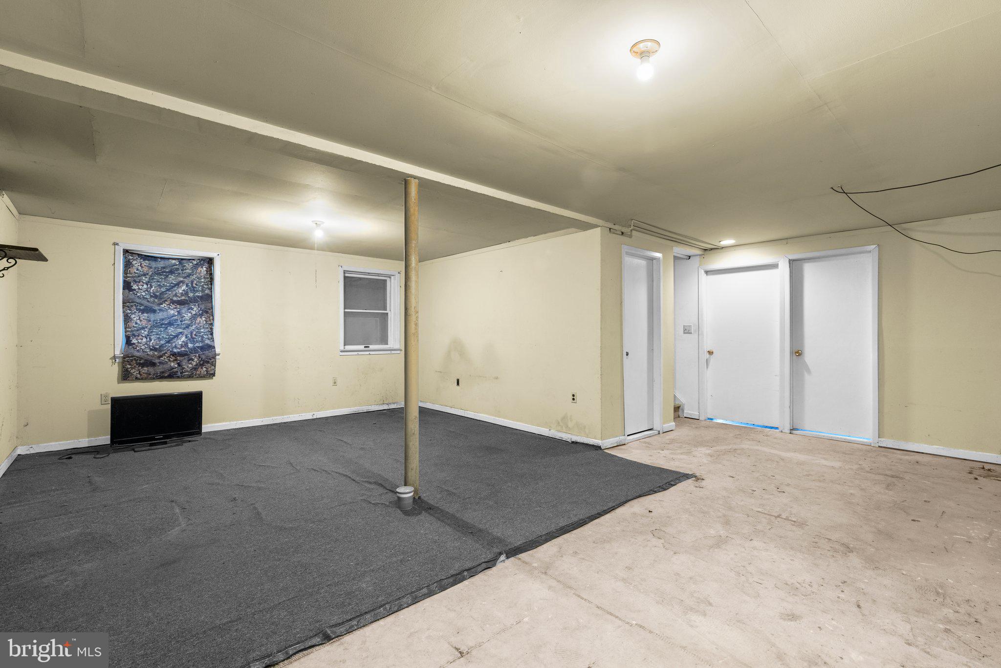 221 RYAN DRIVE