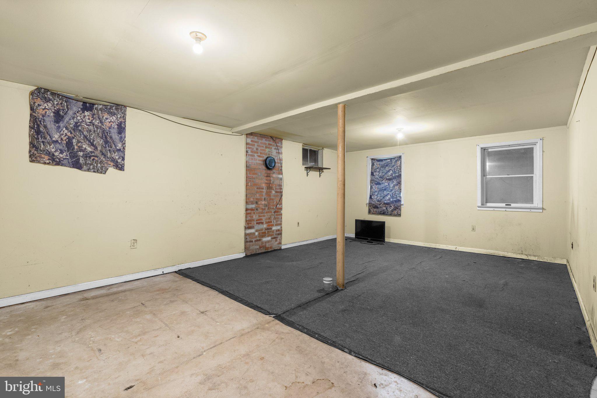 221 RYAN DRIVE