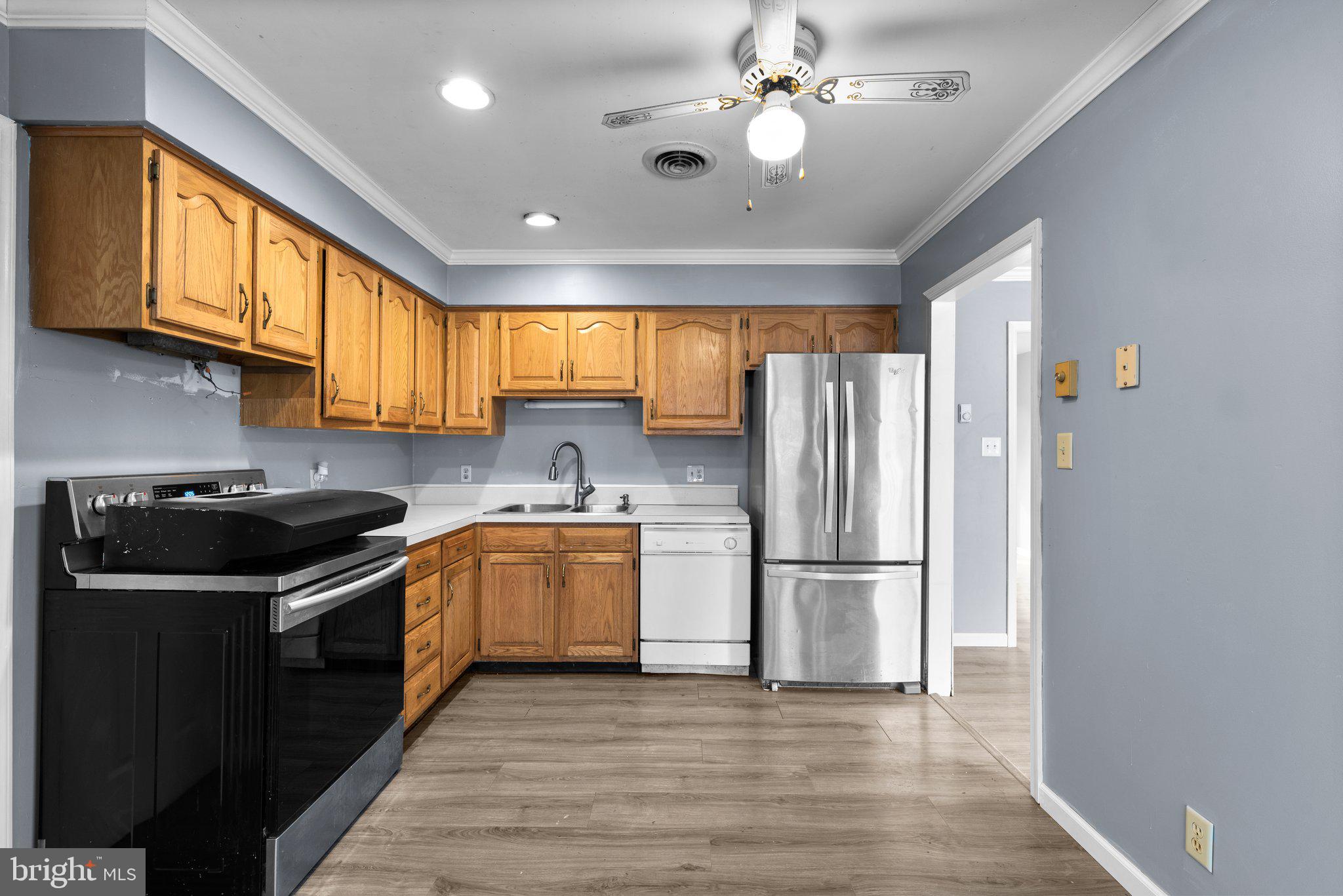 221 RYAN DRIVE