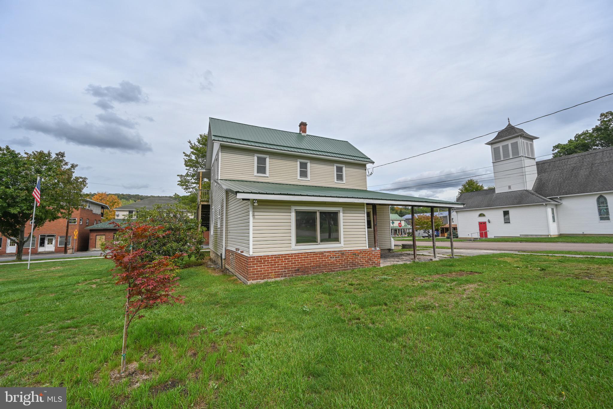 253 MAPLE STREET