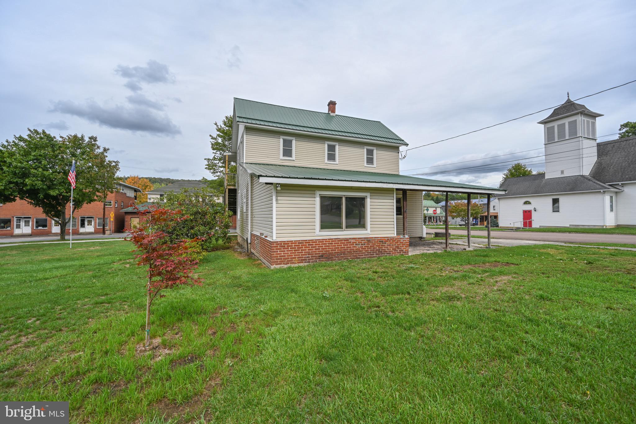 253 MAPLE STREET
