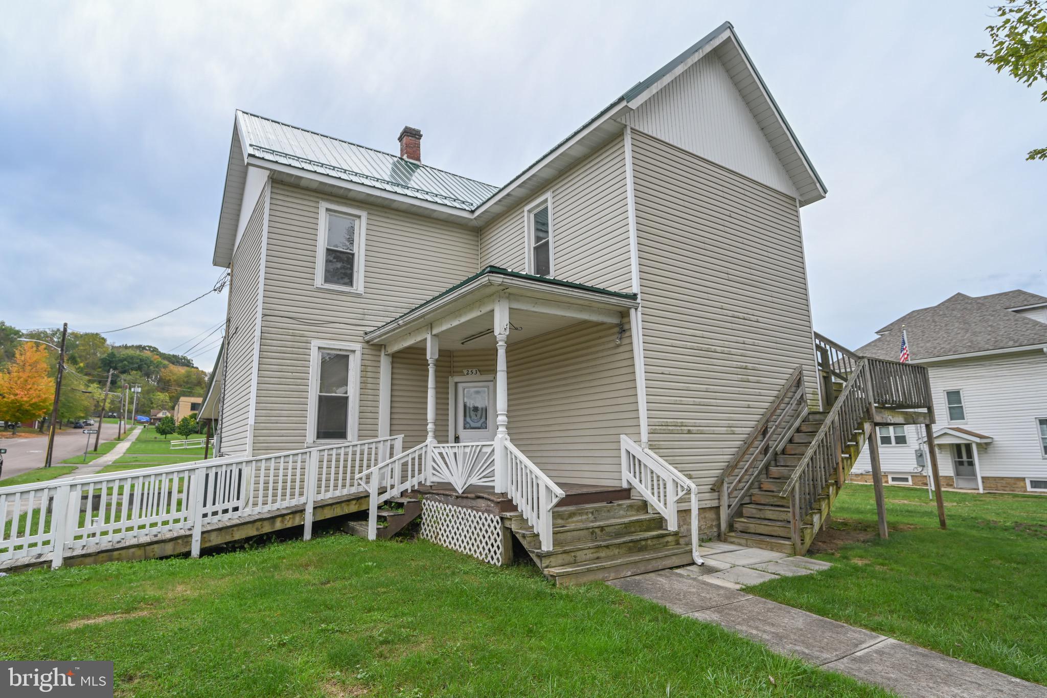 253 MAPLE STREET