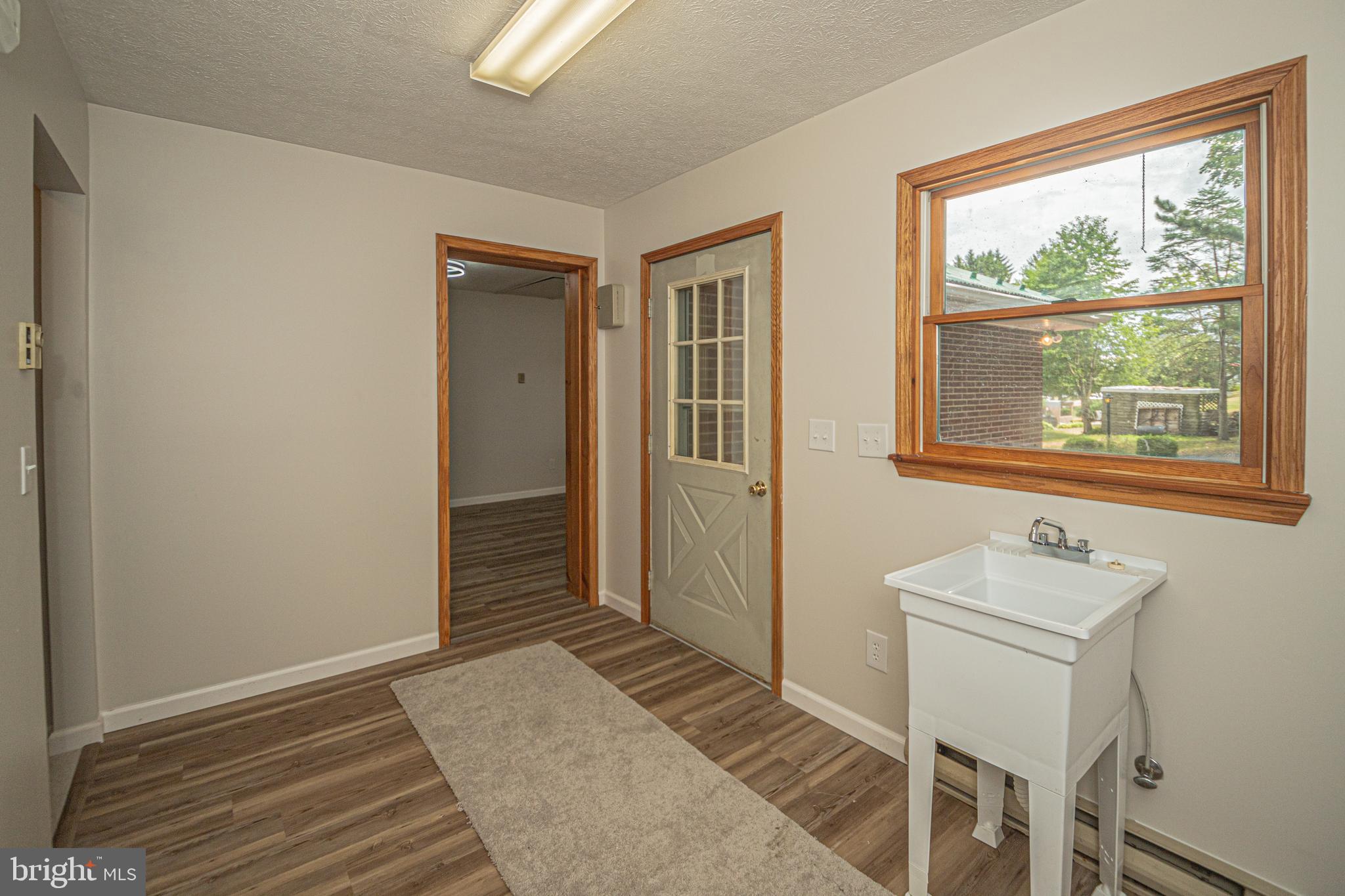 9168 NATIONAL PIKE