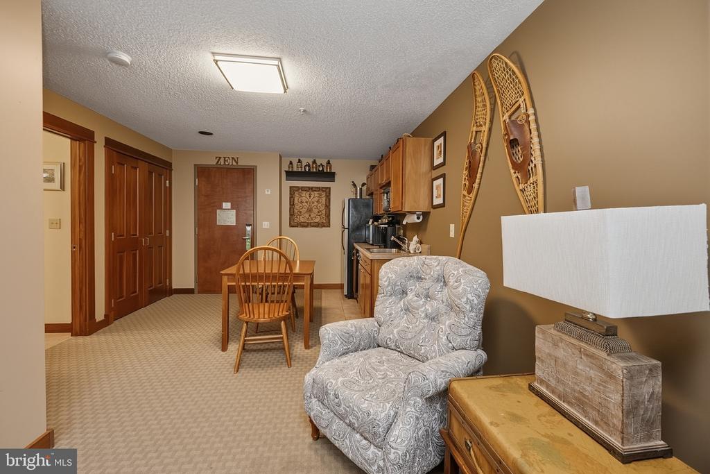 565 GLENDALE ROAD Unit: 208 - A