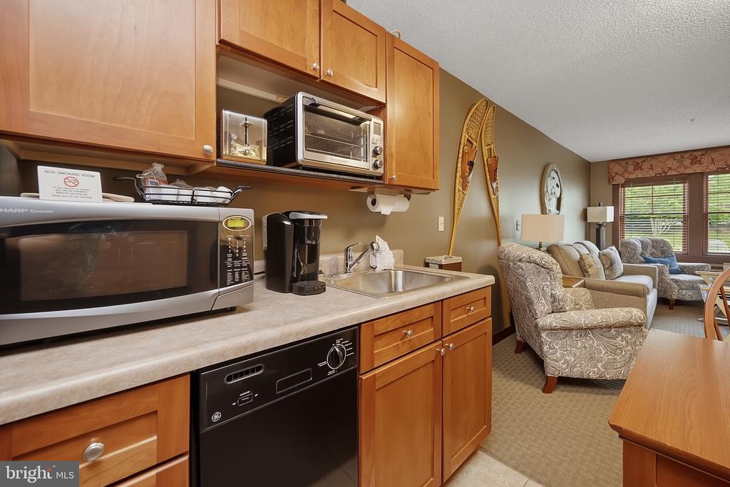 565 GLENDALE ROAD Unit: 208 - A