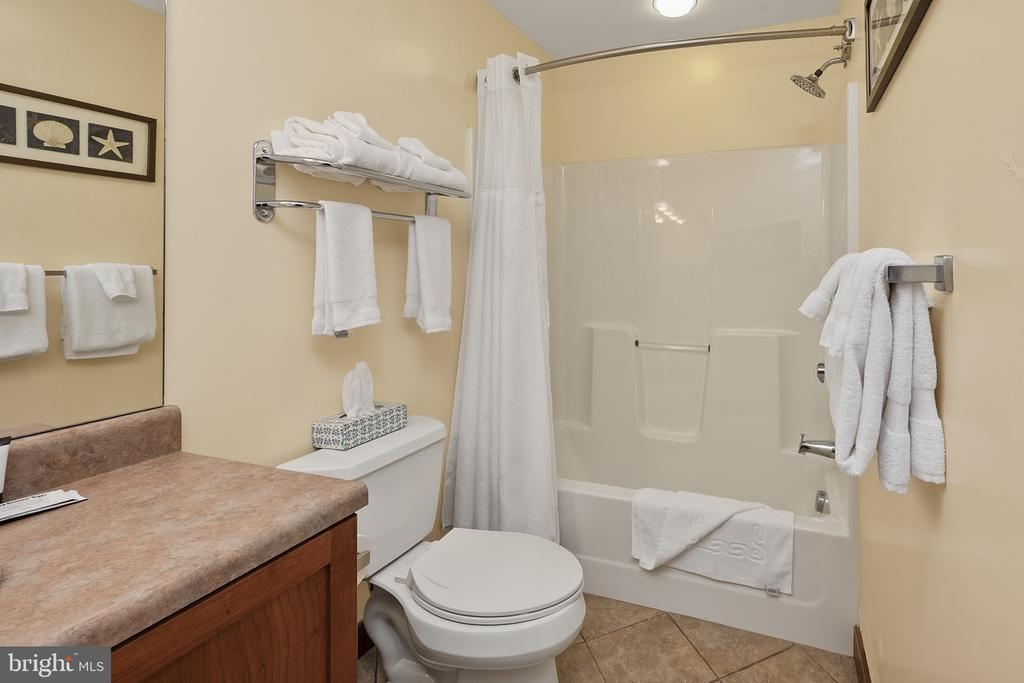 565 GLENDALE ROAD Unit: 208 - A