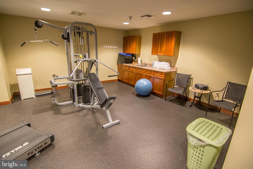 565 GLENDALE ROAD Unit: 208 - A