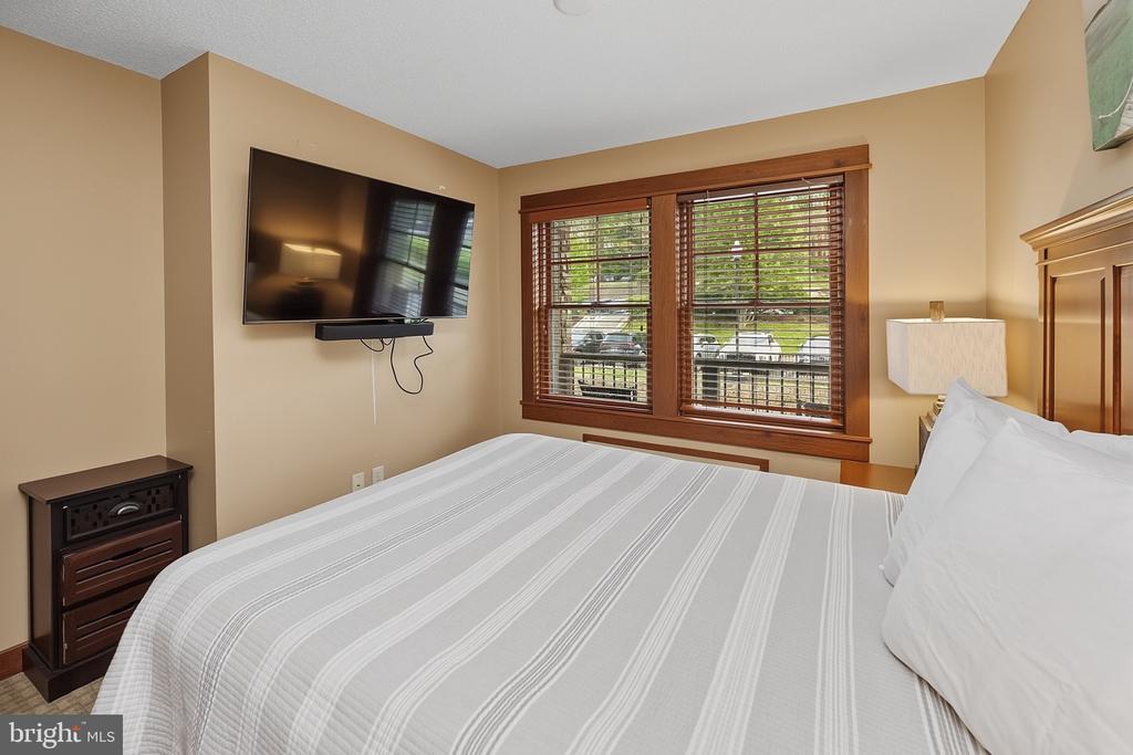 565 GLENDALE ROAD Unit: 208 - A