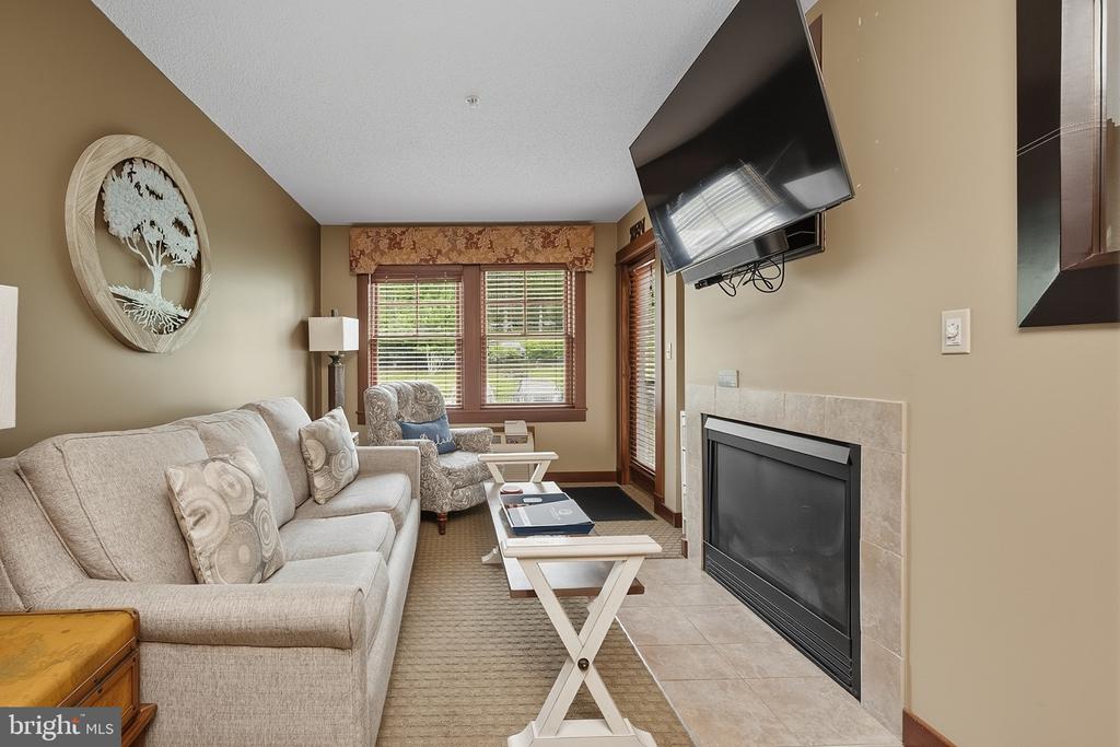 565 GLENDALE ROAD Unit: 208 - A