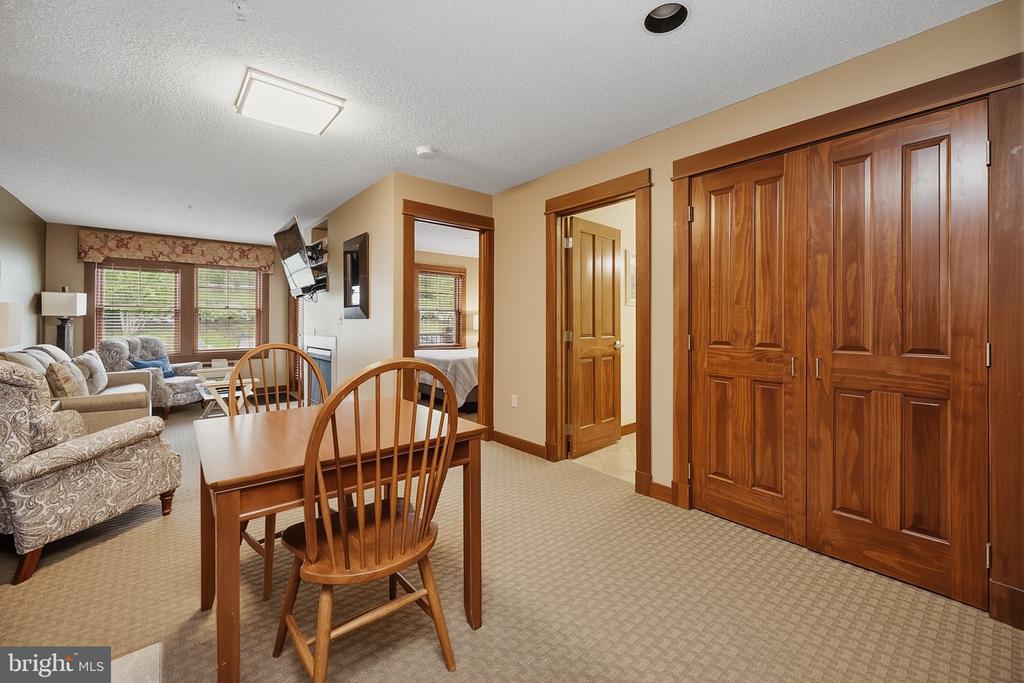 565 GLENDALE ROAD Unit: 208 - A