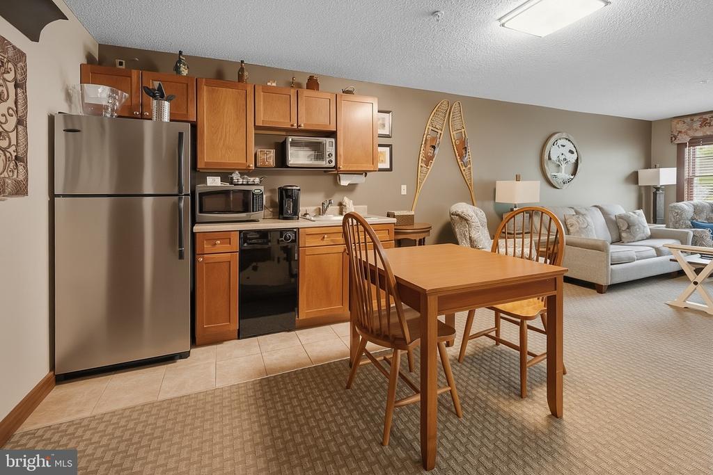 565 GLENDALE ROAD Unit: 208 - A